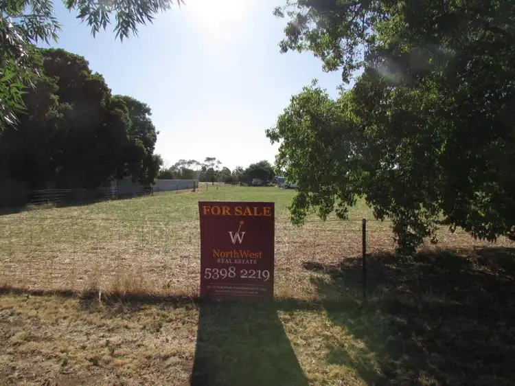 3 High Street, Watchem VIC 3482