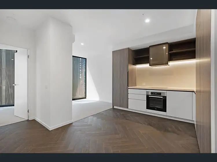 1807/111 A'Beckett Street