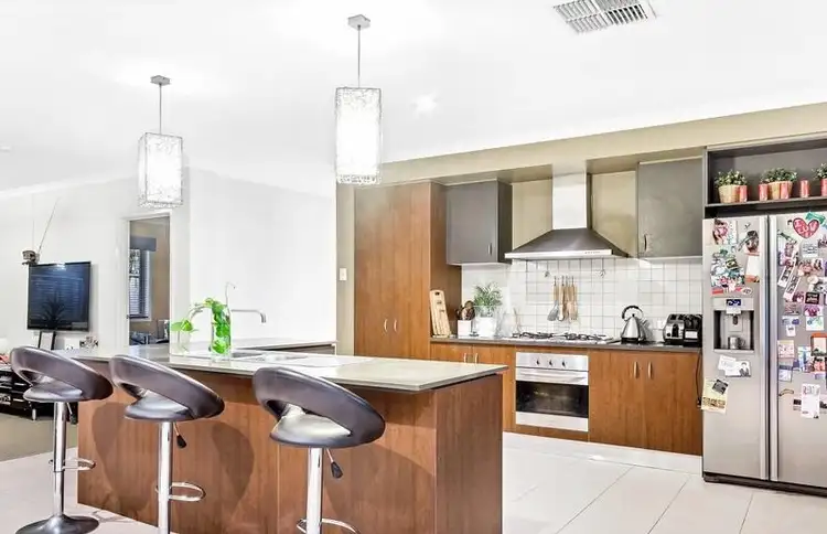 Sixth view of Homely house listing, 10 Geranium Court, Berwick VIC 3806