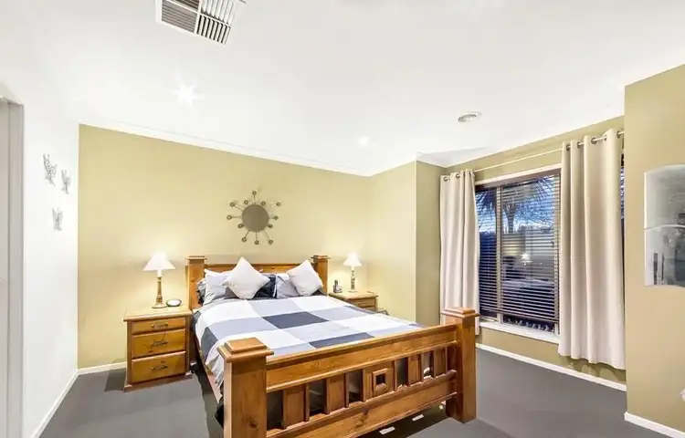 Seventh view of Homely house listing, 10 Geranium Court, Berwick VIC 3806