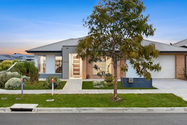 33 Carisbrook Street, Armstrong Creek VIC 3217