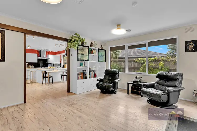 Fifth view of Homely house listing, 2 Salicina Court, Endeavour Hills VIC 3802