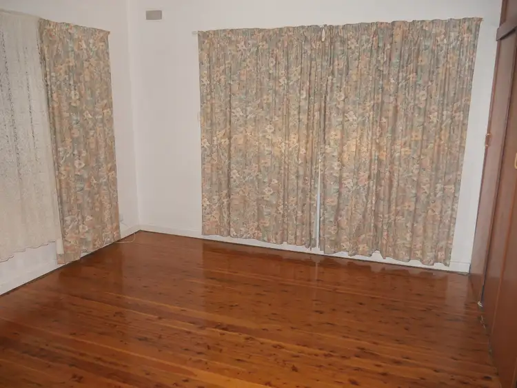 Fifth view of Homely house listing, 2 Grevillia St, Leeton NSW 2705