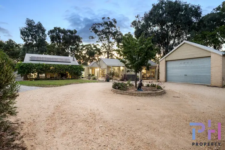 21-23 Backhaus Street, White Hills VIC 3550