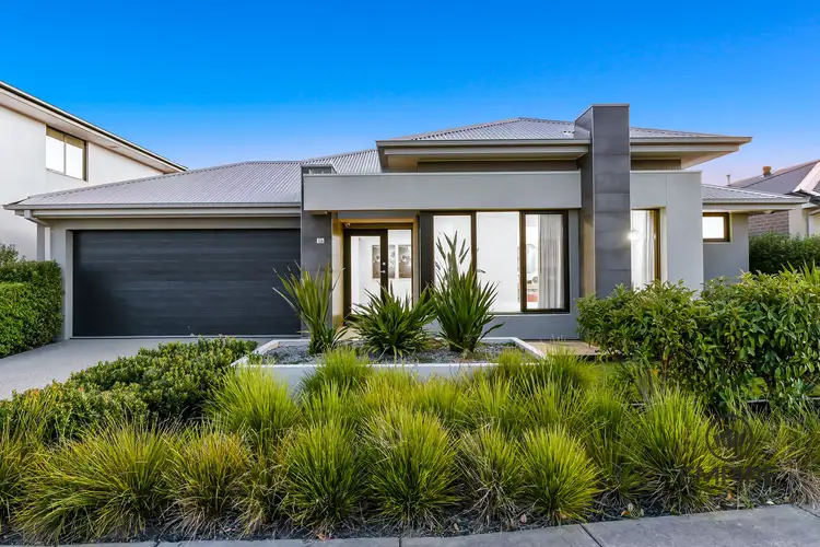 14 Hyde Avenue, Clyde North VIC 3978