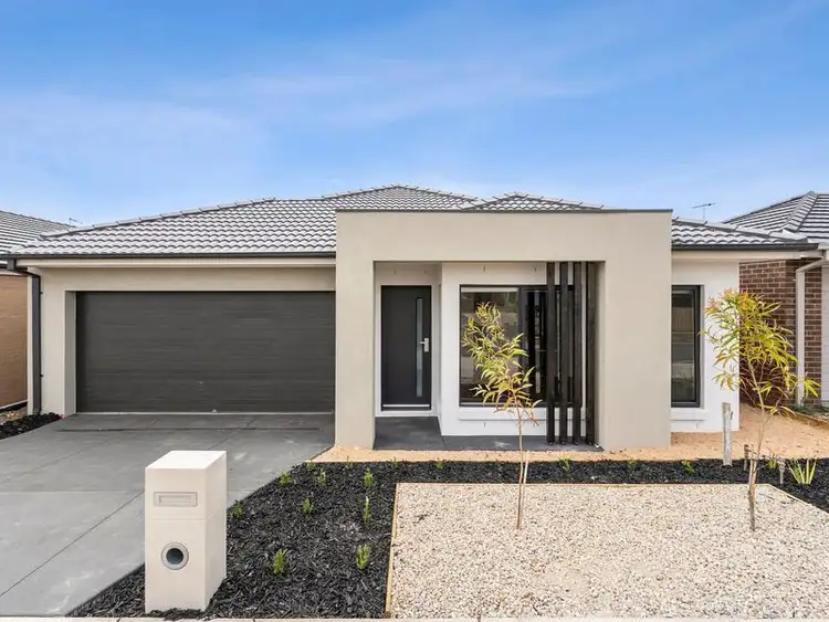 8 Abingdon Boulevard, Lara VIC 3212