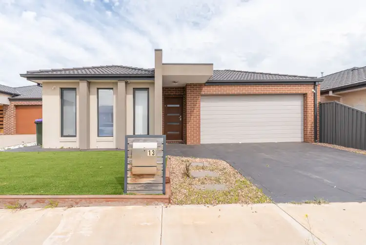 13 Ixora Crescent, Manor Lakes VIC 3024