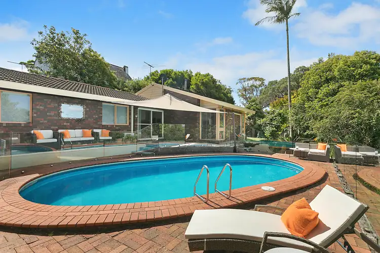 18 Kitchener Street, St Ives NSW 2075