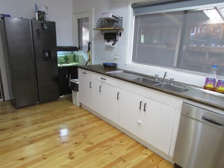Fifth view of Homely house listing, 122 JAMOUNEAU STREET, Warracknabeal VIC 3393