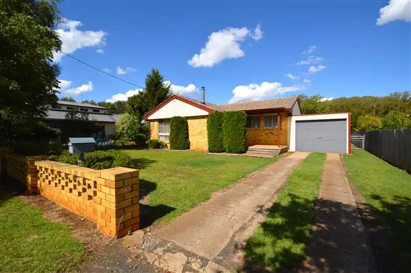 33 Ryanda Street, Guyra NSW 2365