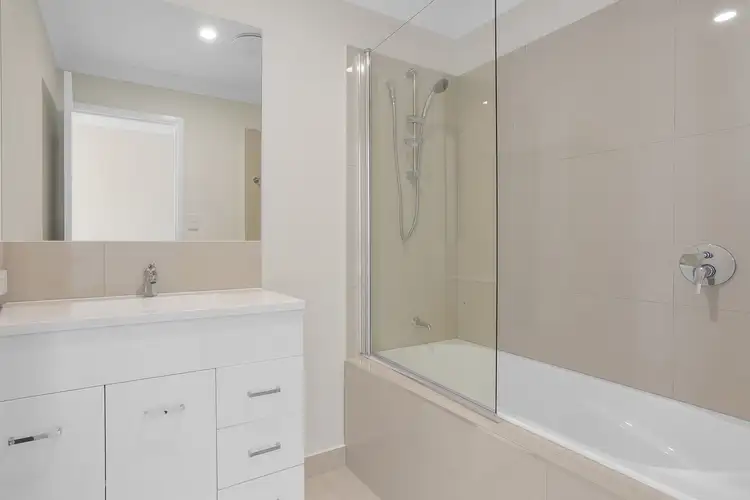 Fourth view of Homely semi-detached listing, 33 EAST BEAUMONT ROAD, Park Ridge QLD 4125