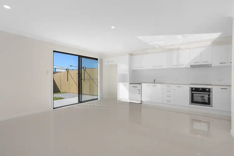 Fifth view of Homely semi-detached listing, 33 EAST BEAUMONT ROAD, Park Ridge QLD 4125