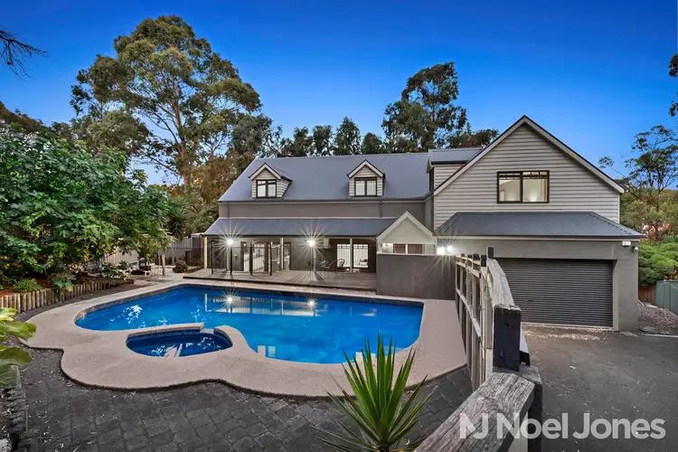 14 Carbora Dale, Greensborough VIC 3088