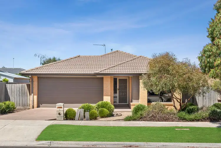 5 Rottness Drive, Armstrong Creek VIC 3217