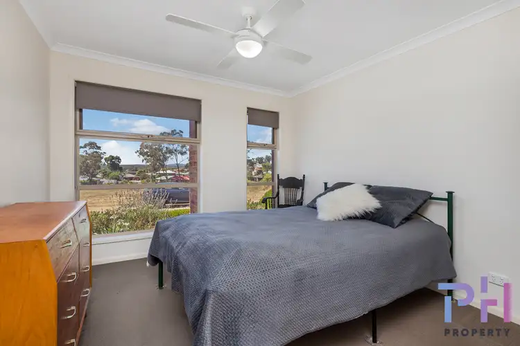 Fourth view of Homely house listing, 10 Highview Terrace, Kangaroo Flat VIC 3555