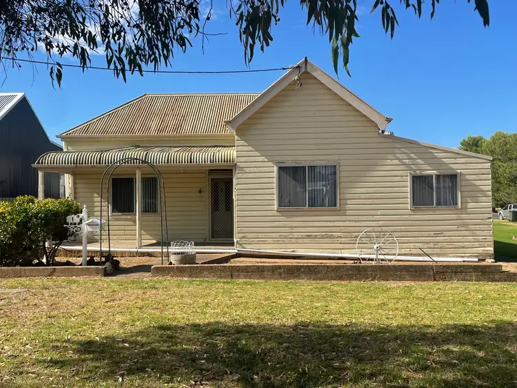 1 Young Street, Grenfell NSW 2810