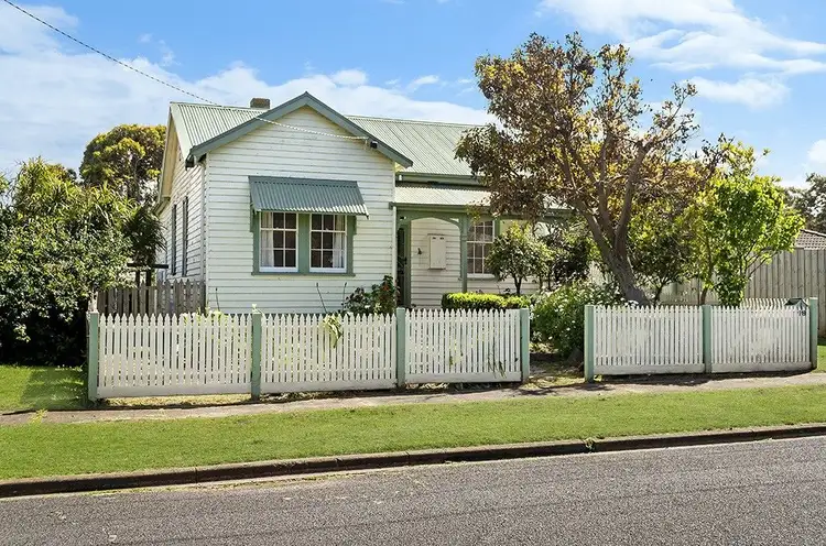 18 Elizabeth Street, Port Fairy VIC 3284
