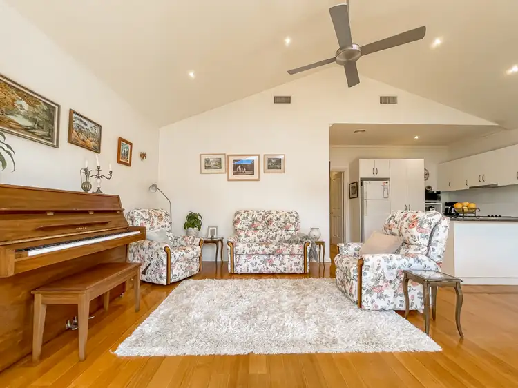 Sixth view of Homely unit listing, 2/39 Palaroo Street, Swan Hill VIC 3585