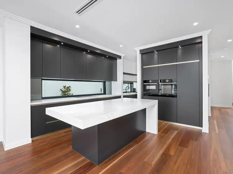 2/8 Middle Quay Drive, Biggera Waters QLD 4216