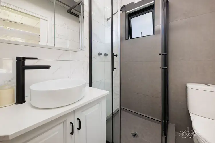 Sixth view of Homely house listing, 5 ELSA COURT, Wodonga VIC 3690