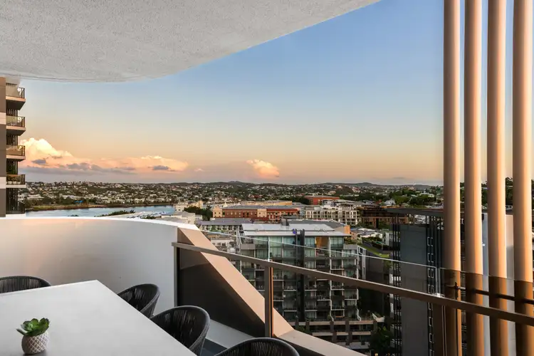 1307/18 Longland Street, Newstead QLD 4006