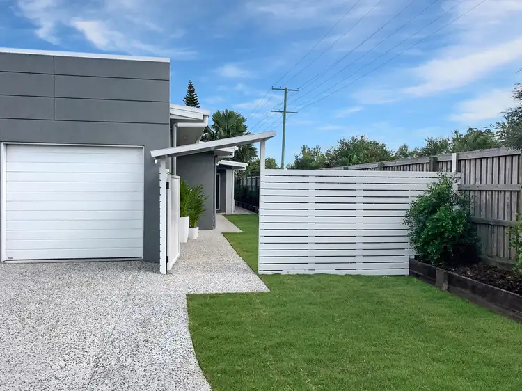 2/7 Rowley Close