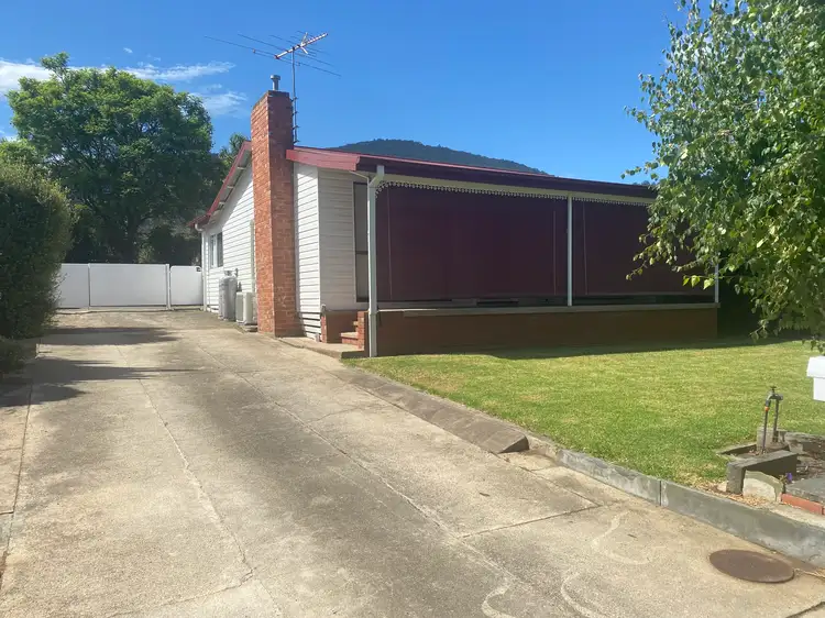 6 Barree Street