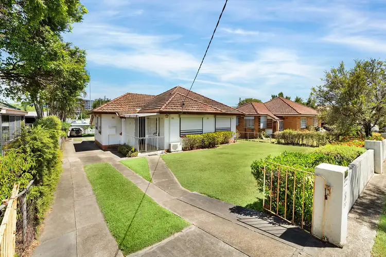 8 Ballantine Street, Chermside QLD 4032