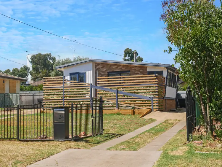 24 Lightwood St, Leeton NSW 2705