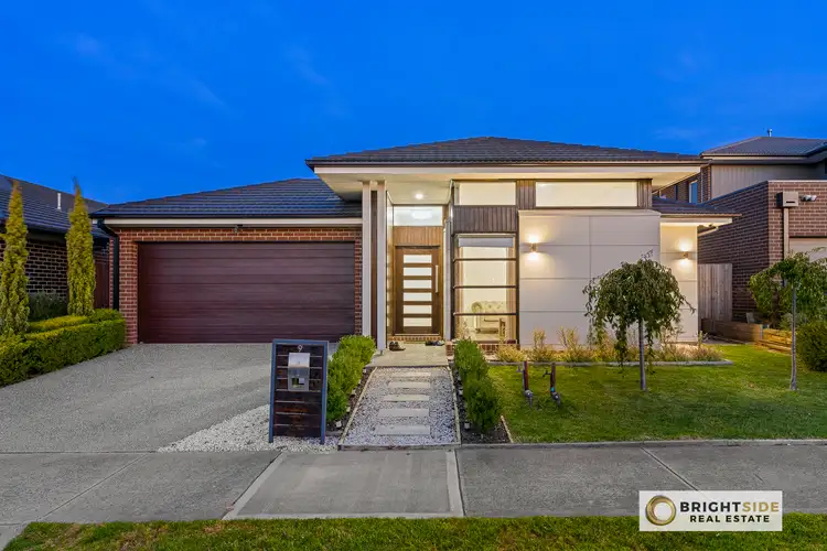 9 Pedro St, Clyde North VIC 3978