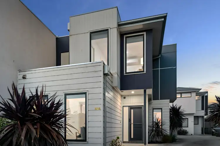 2/15 Holland Court, Maidstone VIC 3012
