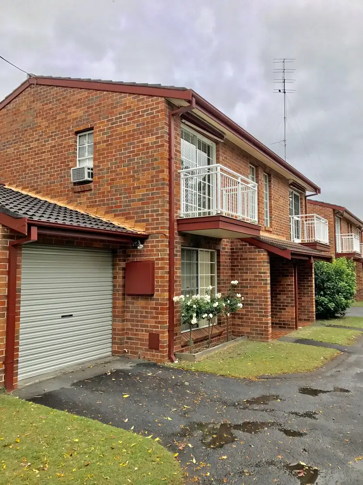 1/8 Brisbane Street