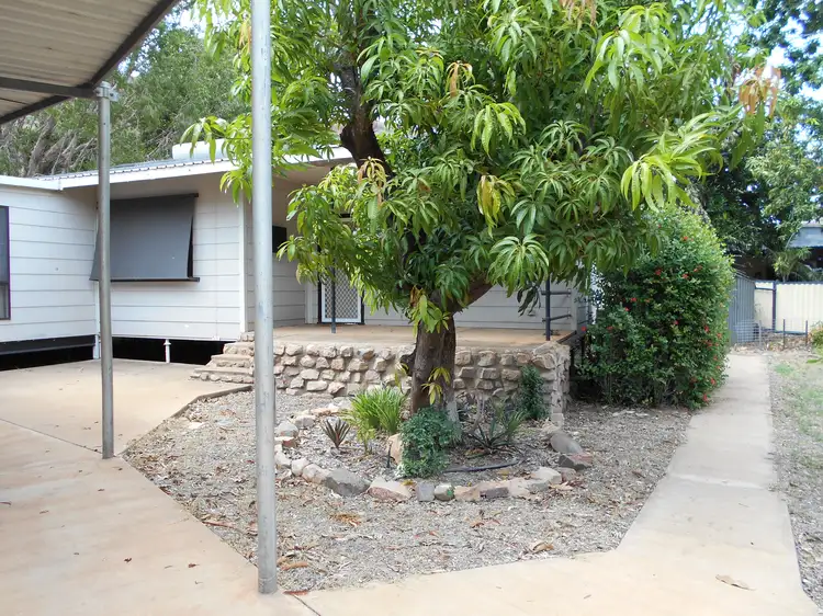 4 Nutwood Crescent
