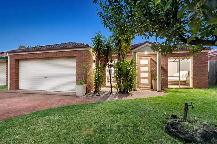 33 Sharpe Court, Berwick VIC 3806