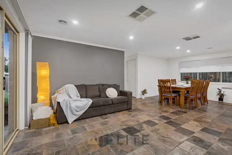Fifth view of Homely house listing, 33 Sharpe Court, Berwick VIC 3806