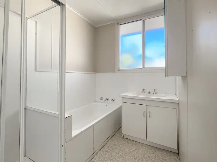 Sixth view of Homely house listing, 4 Bruton Grove, Swan Hill VIC 3585