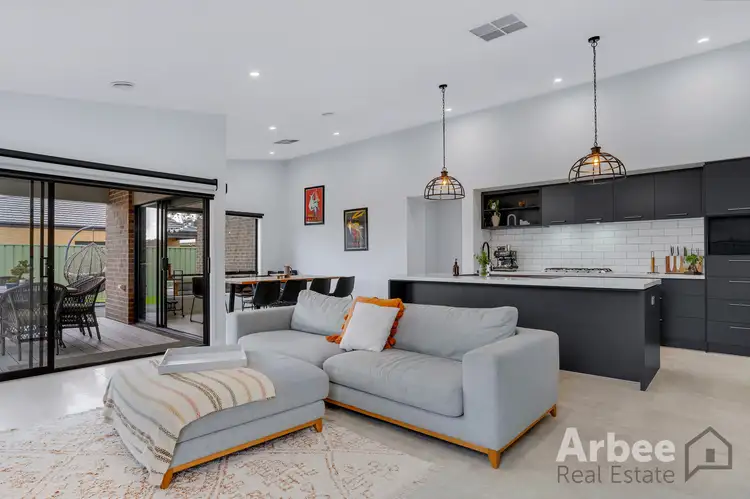 2 Horseshoe Circuit, Bacchus Marsh VIC 3340