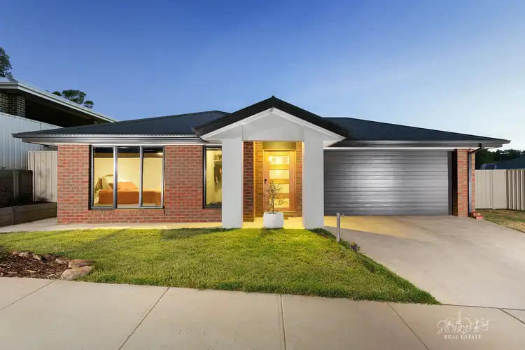 8 AVENEL CIRCUIT, Wodonga VIC 3690