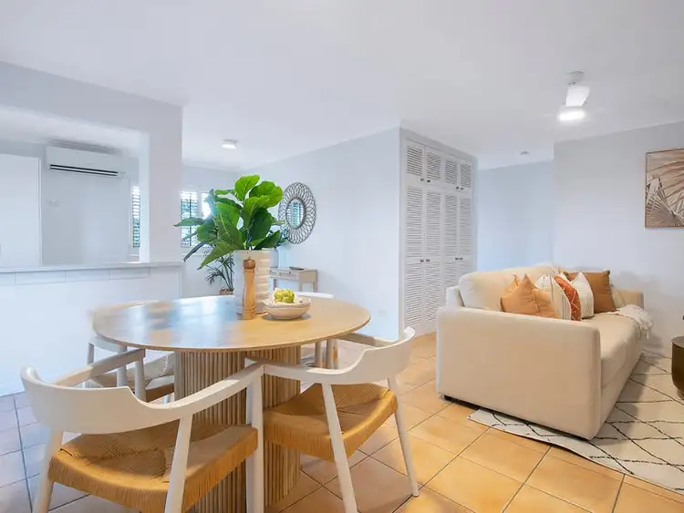 Main view of Homely unit listing, 6/32 Woodhill Avenue, Coorparoo QLD 4151