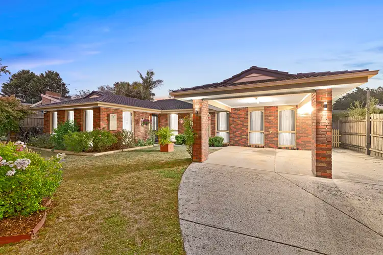 10 Shady Grove, Rowville VIC 3178