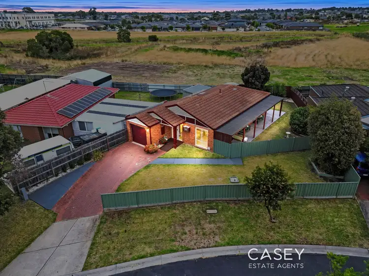 8 Kent Mews, Cranbourne North VIC 3977