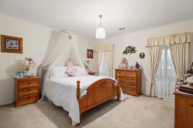 Sixth view of Homely house listing, 8 Whiteley Circuit, Baranduda VIC 3691