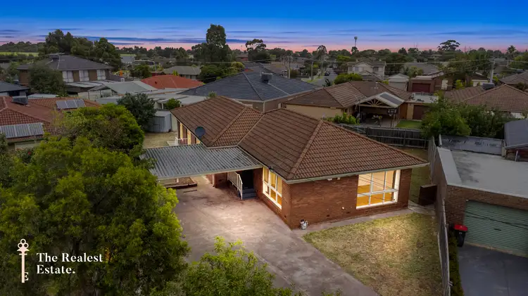 8 Marina Close, Gladstone Park VIC 3043