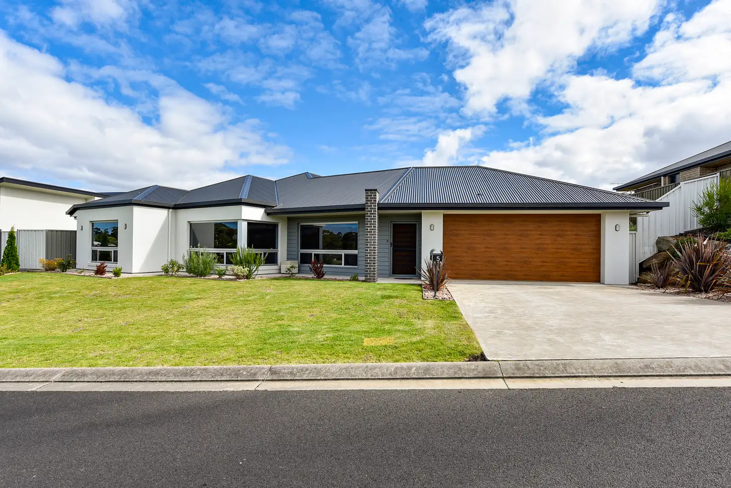 Main view of Homely house listing, 5 Emerald Drive, Mount Gambier SA 5290