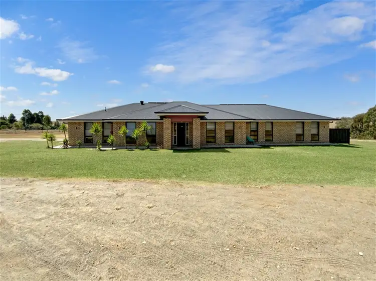 12 Alcheringa Drive, Forbes NSW 2871