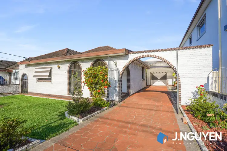 30 Joseph Street