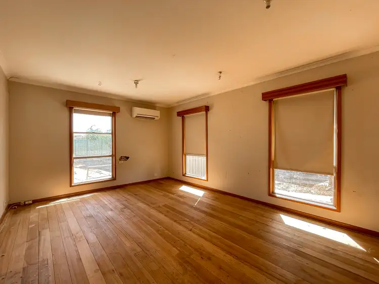 Fourth view of Homely house listing, 1 Storer Court, Swan Hill VIC 3585