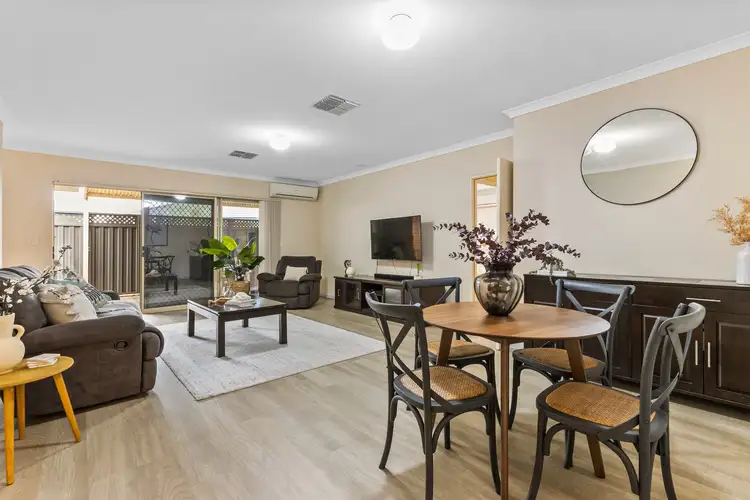2/22 Gentle Circle, South Guildford WA 6055