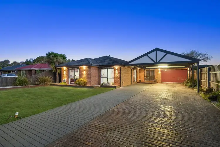 13 Laggan Court, Endeavour Hills VIC 3802