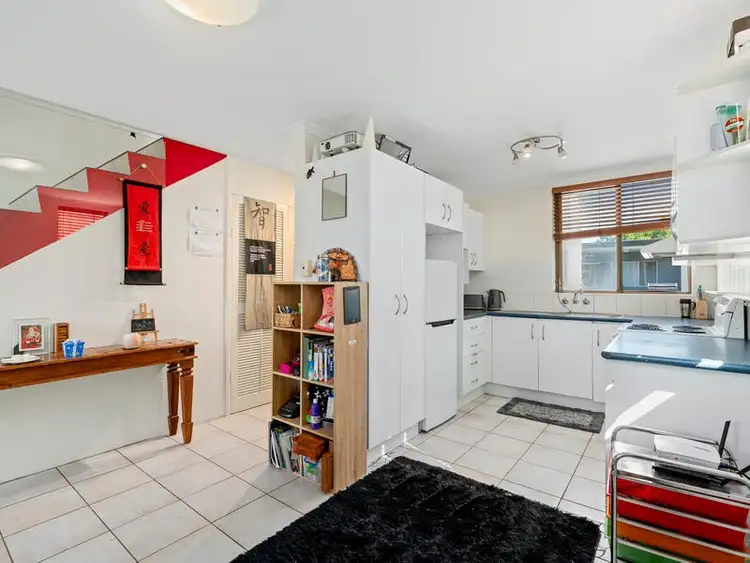 Fifth view of Homely apartment listing, 9/38 Clarendon Street, East Brisbane QLD 4169